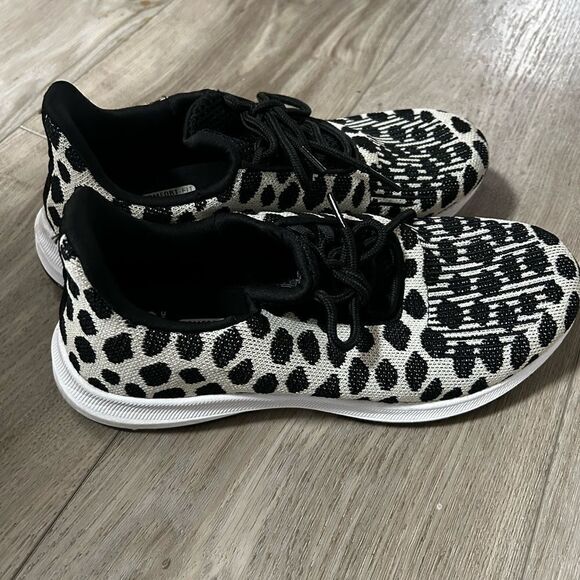 Women’s Athletic Works Leopard Print Comfort Memory Foam Running Shoes size 8.5 - Picture 5 of 6
